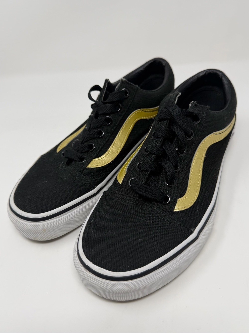 Vans Black Canvas Low-Top Sneakers with Gold Side Stripe Sz.5y